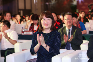 新时代的半边天优雅奋进